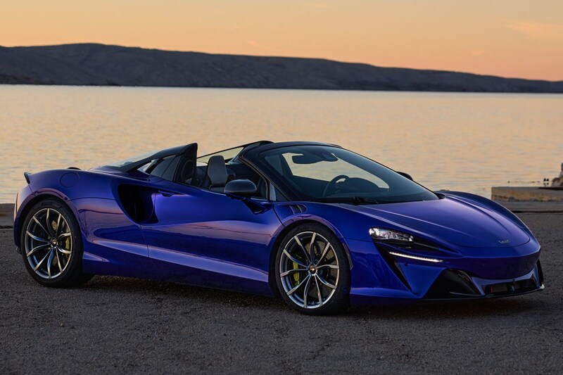 Hier is de McLaren Artura Spider!