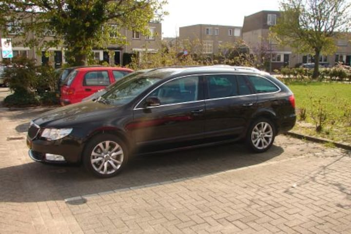 Skoda Superb Combi 1.8 TSI Ambition Businessline (2010)