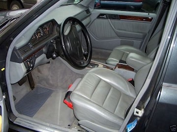 Mercedes-Benz E 320 (1993)