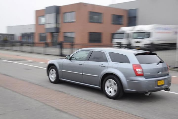 Dodge Magnum  3.5 V6 (2006)