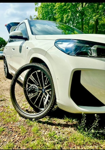 BMW iX1 xDrive30 (2023)