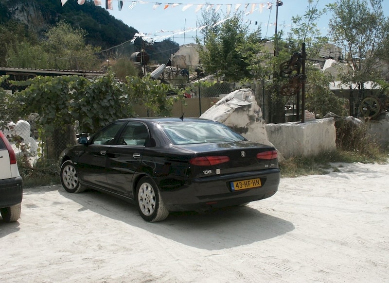 Alfa Romeo 166 2.4 JTD L (2001)