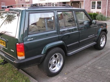 Jeep Cherokee 4.0i 60th Anniversary (2000)