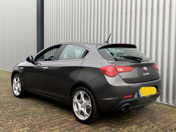 Alfa Romeo Giulietta 1.4 Turbo MultiAir Distinctive (2012)
