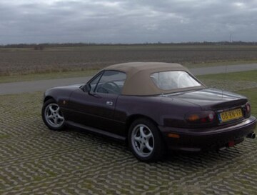 Mazda MX-5 1.6i (1996)