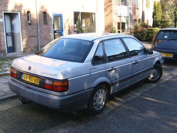 Volkswagen Passat 1.8 90pk CL (1992)