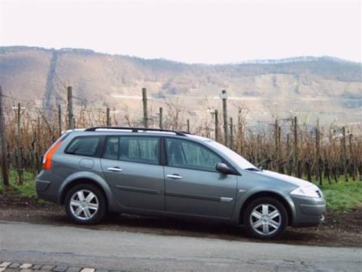 File:Renault Mégane II Phase I Grandtour 1.9 dCi Authentique.JPG