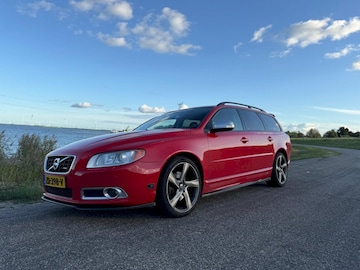 Volvo V70 2.5FT R-Design (2010)