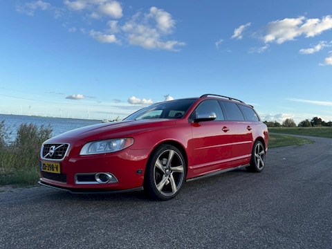 Volvo V70 2.5FT R-Design (2010)
