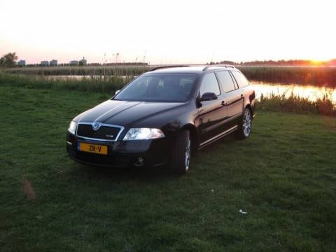 Skoda Octavia Combi 2.0 16V TFSI RS (2008)
