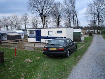 Volvo 460 DL 1.8i (1993)