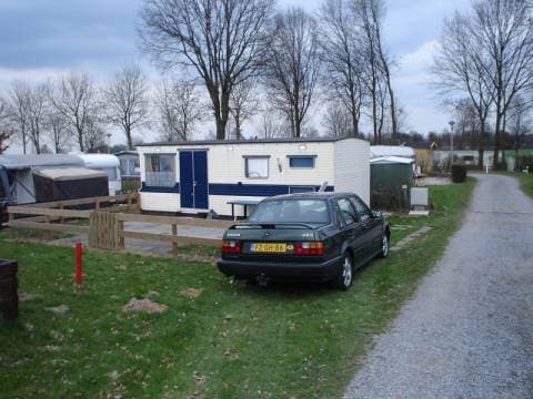 Volvo 460 DL 1.8i (1993)