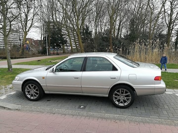 Toyota Camry 2.2i Executive (2001)