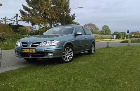 Nissan Almera 1.8 Luxury (2001)