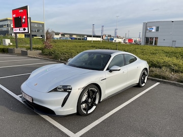 Porsche Taycan 4S (2022)