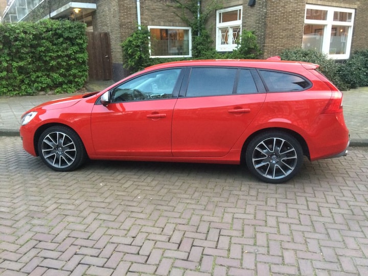Volvo V60 T3 (2011)