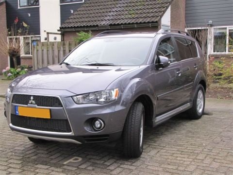 Mitsubishi Outlander 2.0 2WD Intro Edition