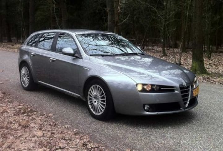 Alfa Romeo 159 Sportwagon 1.9 JTDm 16v Distinctive (2006)