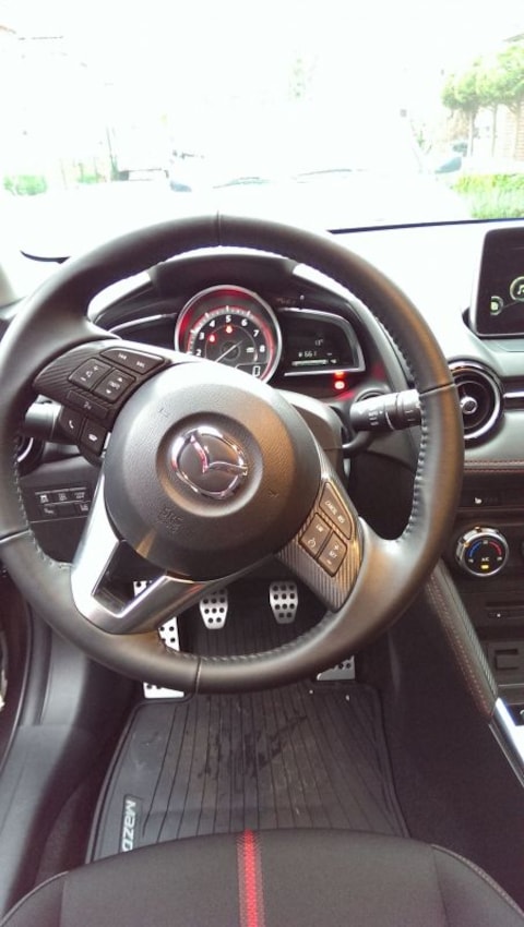 Mazda 2 SkyActiv-G 90 GT-M (2015)