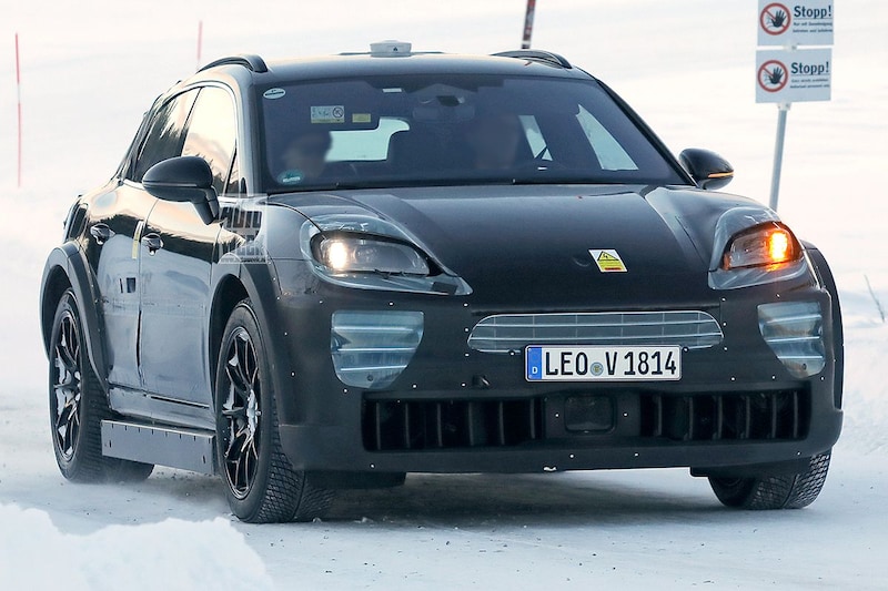 Spy shots Porsche Cayenne EV