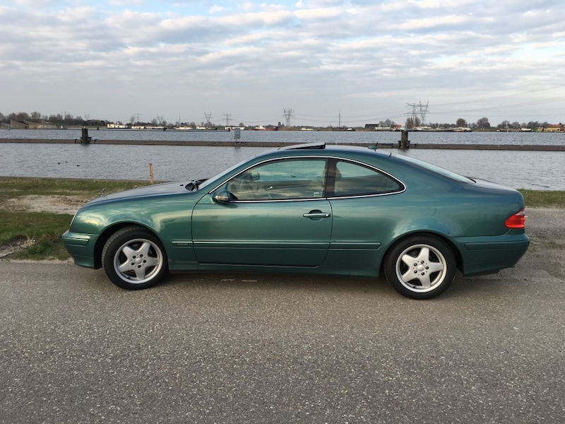 Mercedes-Benz CLK 230 Kompressor Elegance (2000)