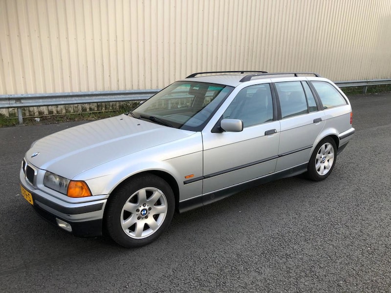 BMW 328i touring Executive (1997)