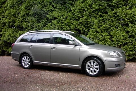 Toyota Avensis Wagon 1.8 16v VVT-i Luna (2006)