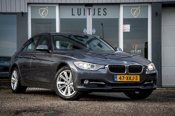 BMW 320i High Executive (2012)