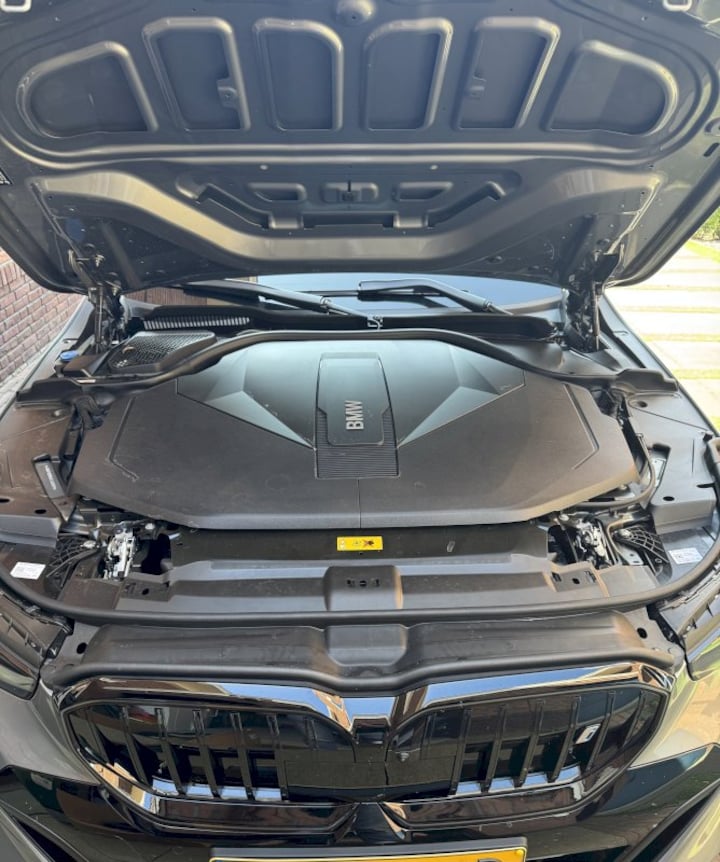 BMW i5 (2025)