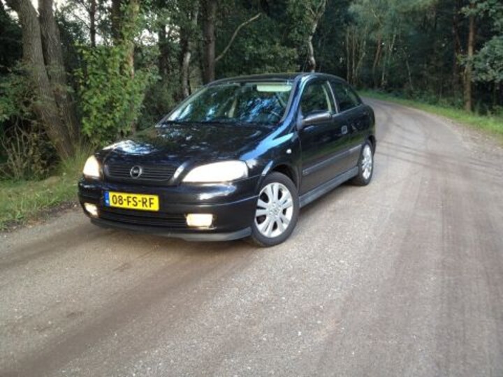 Opel Astra 1.6i-16V Sport