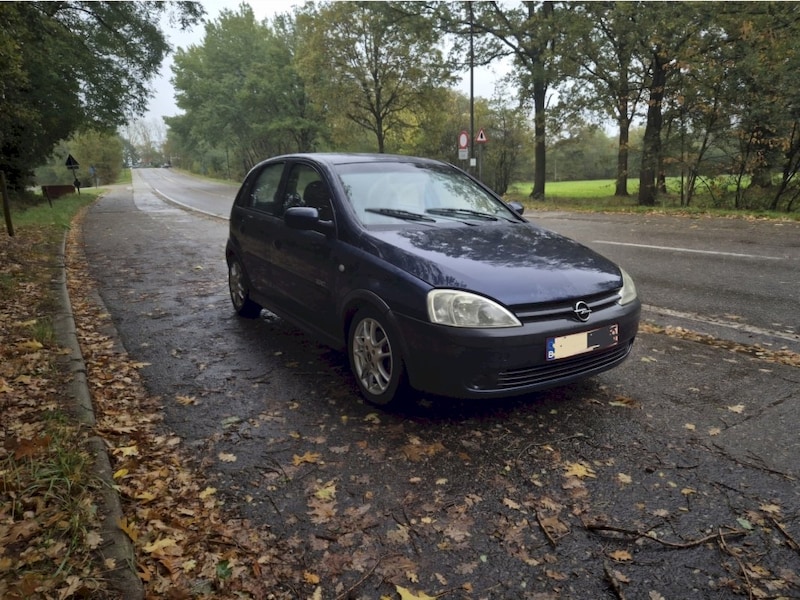 Opel Corsa 1.7 DTi-16V Elegance (2002)