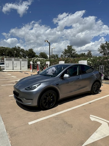 Tesla Model Y Long Range AWD (2023)