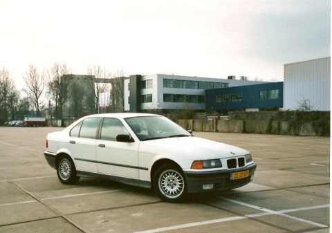 BMW 320i (1991)