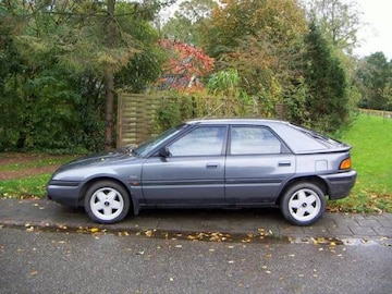 Mazda 323 F 1.6i GLX (1990)
