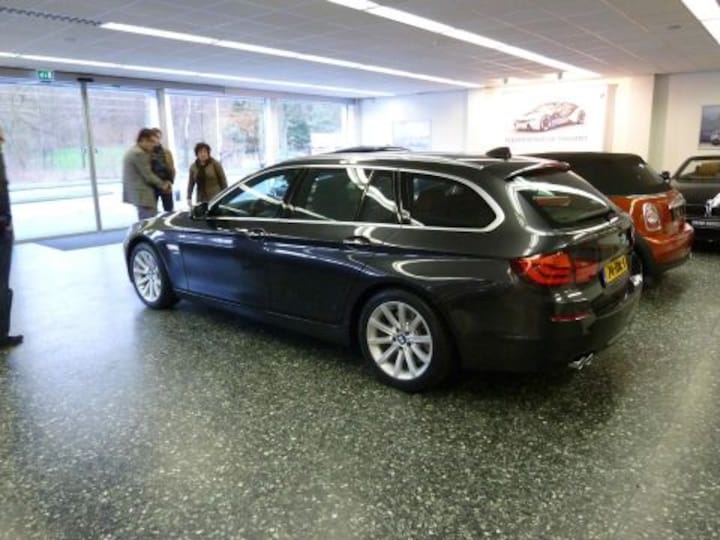 BMW 530d xDrive Touring High Executive (2012)