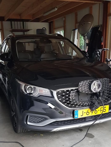 MG ZS EV Luxury (2020)