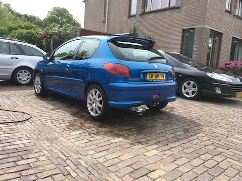 Peugeot 206 GTI 2.0-16V (2004)