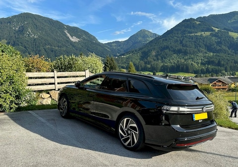 Volkswagen ID.7 Tourer 77kWh 286pk Pro Business