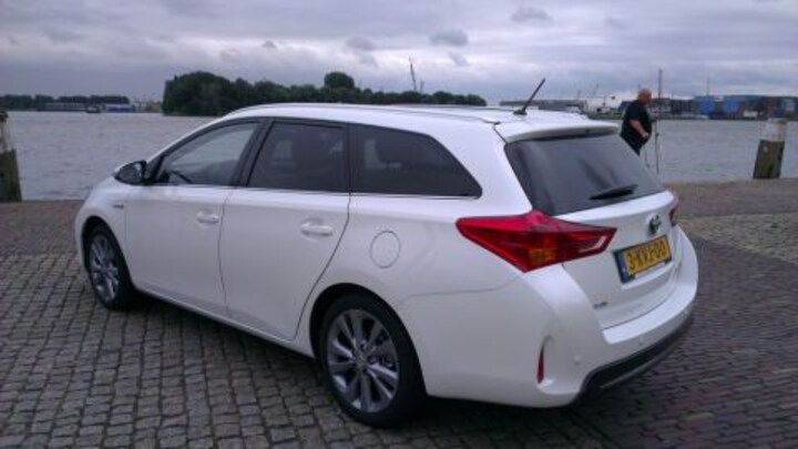 Toyota Auris Touring Sports 1.8 Hybrid Lease Pro (2013)