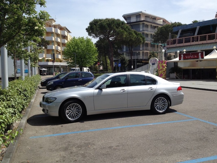 BMW 750i High Executive (2006)