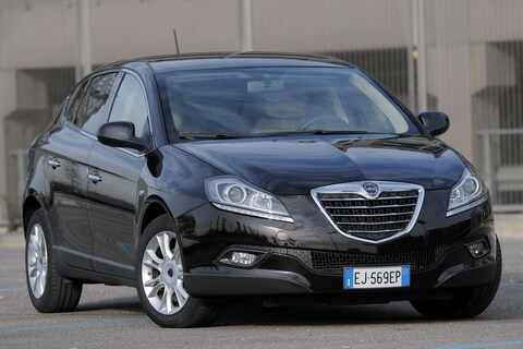 Lancia Delta 1.4 MultiAir 140pk Silver