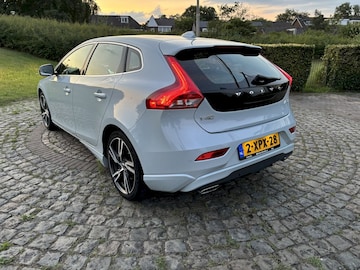 Volvo V40 D4 Business Summum (2014)