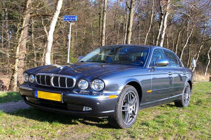 Jaguar XJ8 4.2 Executive (2003)