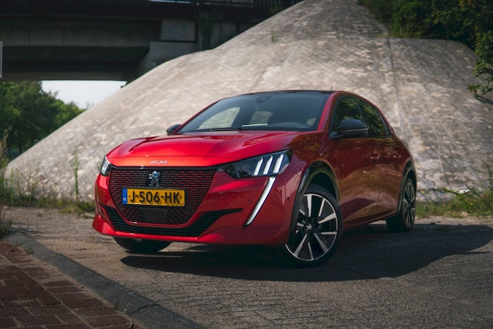 Peugeot e-208 GT EV 50kWh 136 (2020)