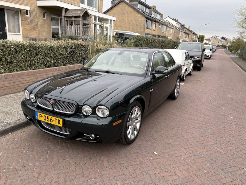Jaguar XJ8 4.2 (2008)