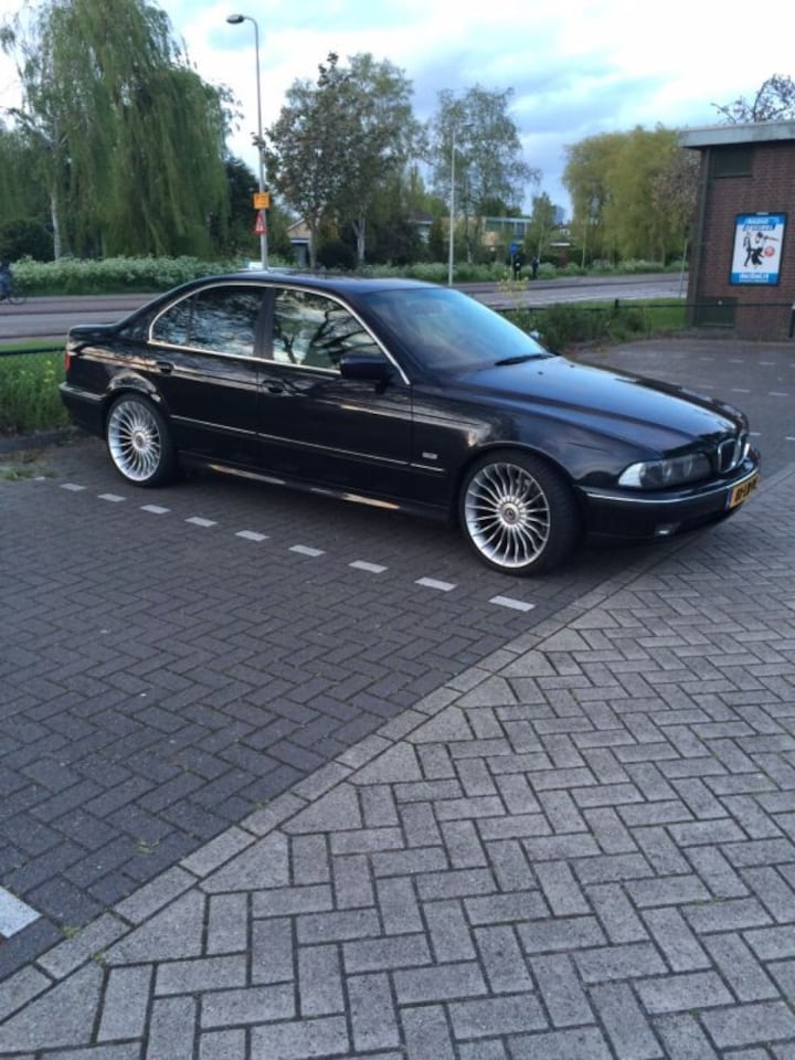 BMW 540i Executive (1999)