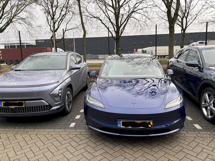 Tesla Model 3 Premium Long Range RWD (2025)