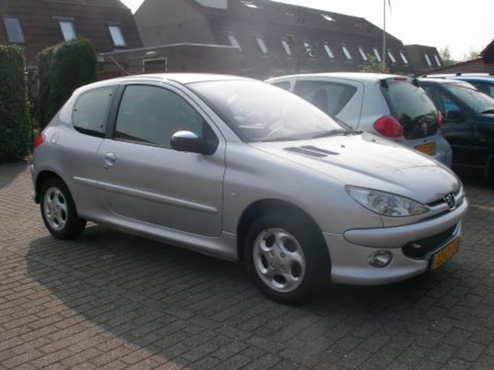 Peugeot 206 XS 1.4 Quicksilver (2003)