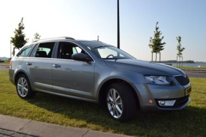 Skoda Octavia Combi 1.4 TSI Greentech Ambition Businessl (2013)