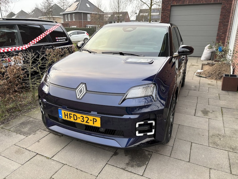 Renault 5 E-TECH comfort range iconic cinq (2025)